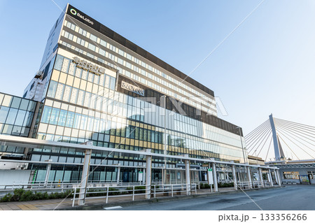 青森県青森市　新しいJR青森駅（無人） 133356266