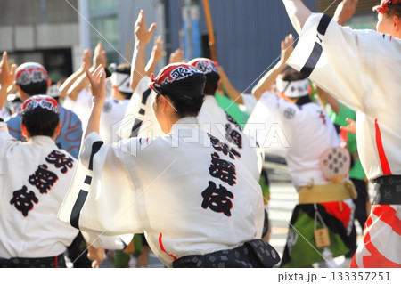 阿波踊り　墨田区曳舟　お宝市にて 133357251
