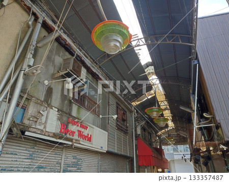 廃アーケード商店街の風景 133357487