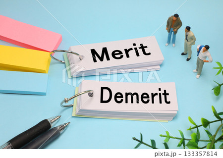 メリット　デメリットの文字素材 133357814