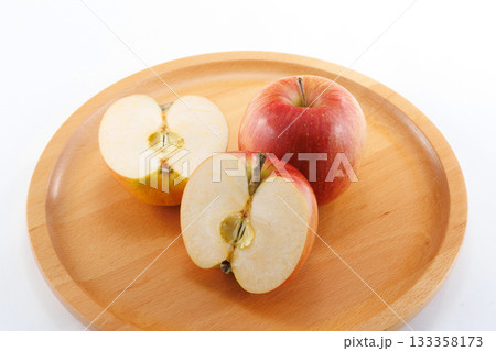 新鮮なりんご 133358173