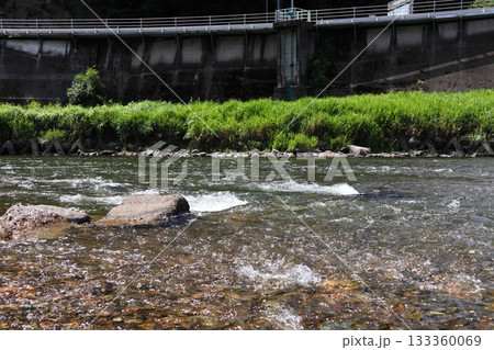 岡山県高梁市川上町　成羽川 133360069