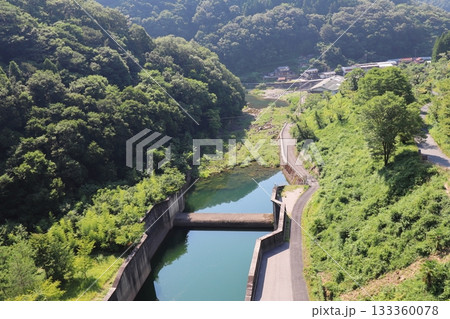 岡山県新見市金谷　中空重力式コンクリートダム　河本ダム 133360078