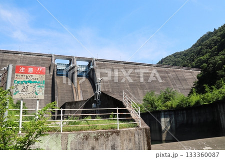 岡山県新見市金谷　中空重力式コンクリートダム　河本ダム 133360087