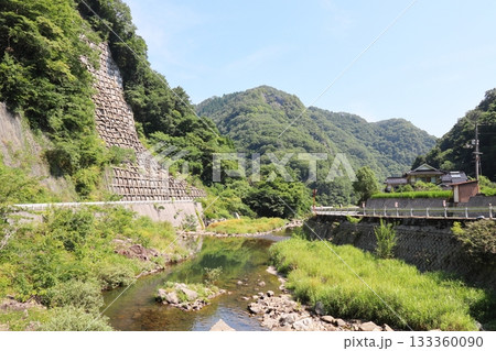 岡山県新見市金谷　河本ダム近くの本郷川 133360090