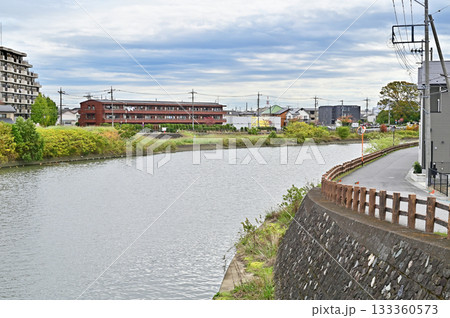 草加市散歩：綾瀬川　埼玉県草加市 133360573