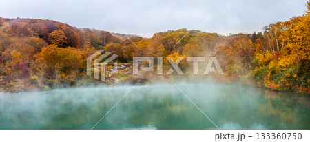 地獄沼の紅葉 パノラマ【青森県青森市】 地獄沼の紅葉 パノラマ【青森県青森市】 133360750