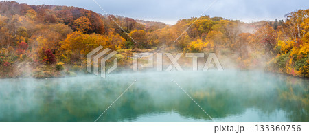 地獄沼の紅葉 パノラマ【青森県青森市】 地獄沼の紅葉 パノラマ【青森県青森市】 133360756