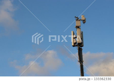 携帯電話の基地局(5G Sub6・ミリ波あり)(右寄せ) 携帯電話の基地局(5G Sub6・ミリ波あり)(右寄せ) 133362330