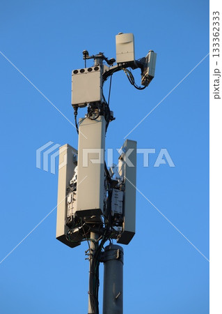 携帯電話の基地局のアンテナ部(5G Sub6・ミリ波あり) 携帯電話の基地局のアンテナ部(5G Sub6・ミリ波あり) 133362333