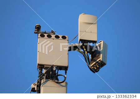 携帯電話の基地局のアンテナ部(5G Sub6・ミリ波あり) 携帯電話の基地局のアンテナ部(5G Sub6・ミリ波あり) 133362334