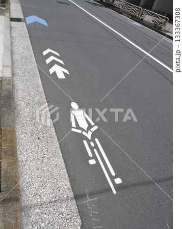 自転車専用通行帯 自転車専用通行帯 133367308