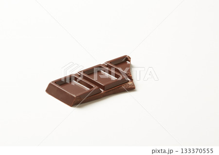 ビター板チョコレートのイメージ ビター板チョコレートのイメージ 133370555