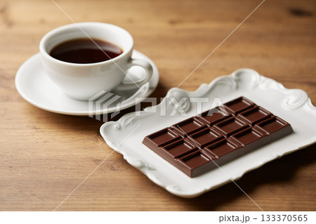 ビター板チョコレートのイメージ ビター板チョコレートのイメージ 133370565