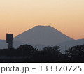 夕日に染まる羊蹄山 133370725