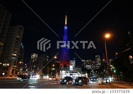 交差点から見た藍色の東京タワー 11月港区2164藍色・東京タワー・赤羽橋 交差点から見た藍色の東京タワー 11月港区2164藍色・東京タワー・赤羽橋 133371839
