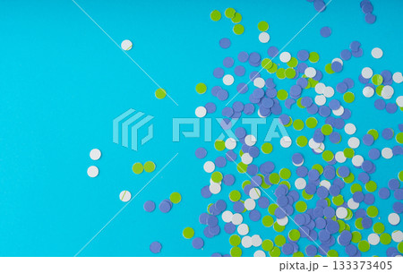 Confetti circles isolated. Round paper party confetti pattern 133373405