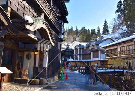 冬の銀山温泉 山形 冬の銀山温泉 山形 133375432