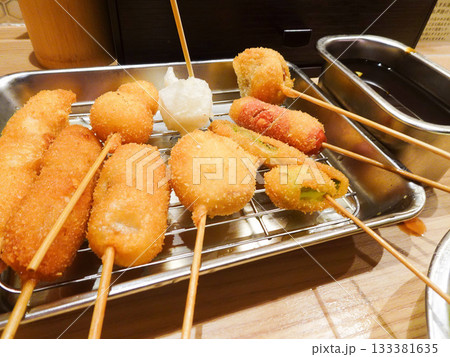 サクサクの串カツ盛り合わせ 133381635