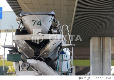 アジテータトラック（コンクリートミキサー車） 133382498