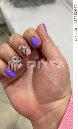 Purple Floral Nail Art Manicure Closeup Purple Floral Nail Art Manicure Closeup 133382689