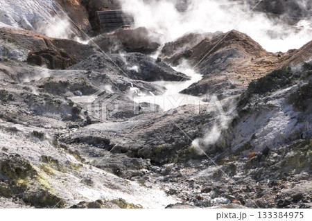 登別温泉の地獄谷 登別温泉の地獄谷 133384975
