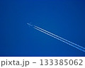 飛行機と飛行機雲 133385062