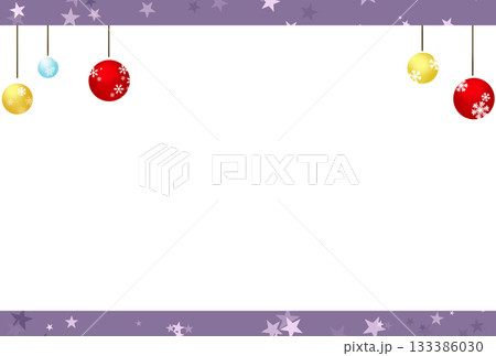 雪模様のオーナメントと薄い紫色の星のフレーム 133386030