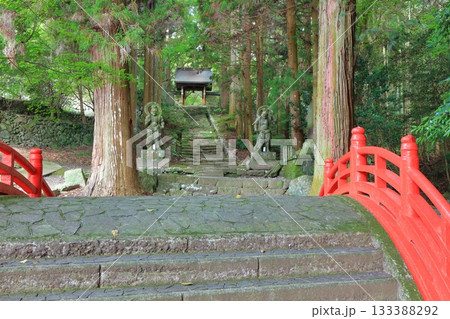 【大分県】国東半島の両子寺の仁王門と無明橋 133388292
