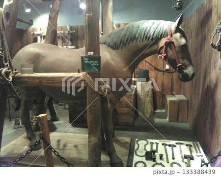 十勝ばんえい競馬　馬の資料館　馬の模型と馬具 133388439