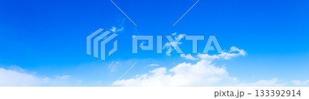 青空と雲のシンプルな風景 青空と雲のシンプルな風景 133392914