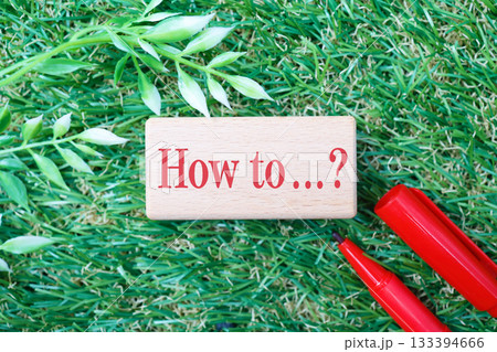 赤文字How toと赤ペン。学習や疑問のイメージ。 133394666