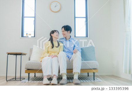 ミドル夫婦　家 133395396