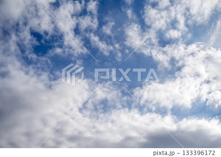 秋の空 青空 晴れ 空だけ 秋 11月 イメージ 【神奈川県】 133396172