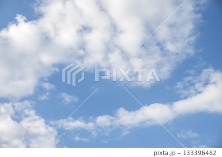 秋の空 青空 晴れ 空だけ 秋 11月 イメージ 【神奈川県】 133396482