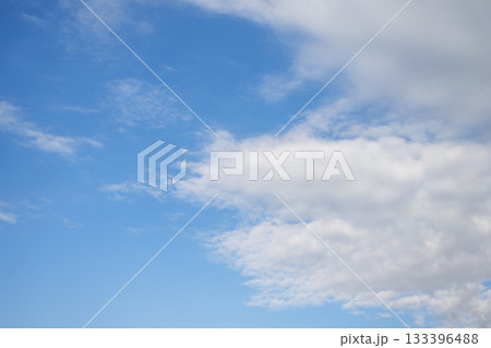 秋の空 青空 晴れ 空だけ 秋 11月 イメージ 【神奈川県】 秋の空 青空 晴れ 空だけ 秋 11月 イメージ 【神奈川県】 133396488