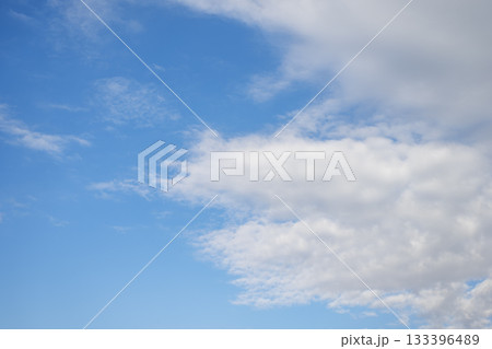 秋の空 青空 晴れ 空だけ 秋 11月 イメージ 【神奈川県】 秋の空 青空 晴れ 空だけ 秋 11月 イメージ 【神奈川県】 133396489