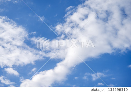 秋の空 青空 晴れ 空だけ 秋 11月 イメージ 【神奈川県】 133396510