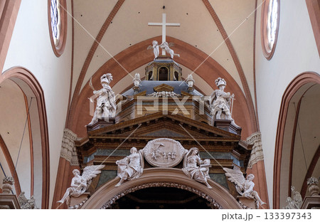 Main altar in Basilica di San Petronio, huge and beautiful cathedral in Bologna, Italy 133397343