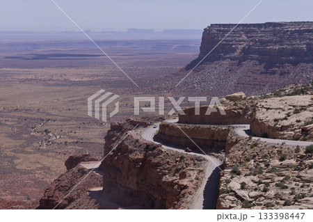 モキダグウエイのヘアピン道路b 133398447