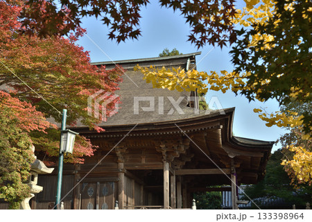 総本山醍醐寺 秋色に包まれる開山堂【重要文化財】 総本山醍醐寺 秋色に包まれる開山堂【重要文化財】 133398964