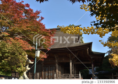 総本山醍醐寺 秋色に包まれる開山堂【重要文化財】 総本山醍醐寺 秋色に包まれる開山堂【重要文化財】 133398966