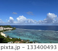 夏のグアムの海と空 133400493