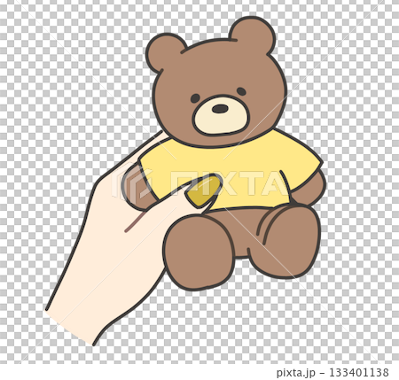 黄色Tシャツのクマのぬいぐるみを持つ手のイラスト 黄色Tシャツのクマのぬいぐるみを持つ手のイラスト 133401138