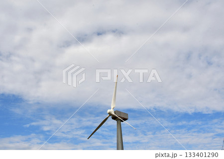 大型プロペ風車発電機_32 133401290