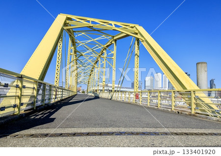 名古屋市、向野橋と名古屋駅のビル群の風景 名古屋市、向野橋と名古屋駅のビル群の風景 133401920