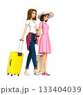 旅行中の2人の笑顔の女性達。 133404039