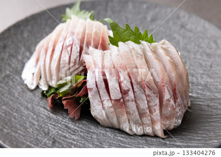 おいしいカマスの刺し身 133404276