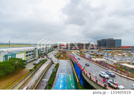 台湾　桃園市　台湾桃園国際空港に入るハイウェイ 133405919