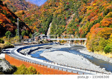 早川町役場周辺を望む(山梨県早川町)【2025.11】 早川町役場周辺を望む(山梨県早川町)【2025.11】 133406300